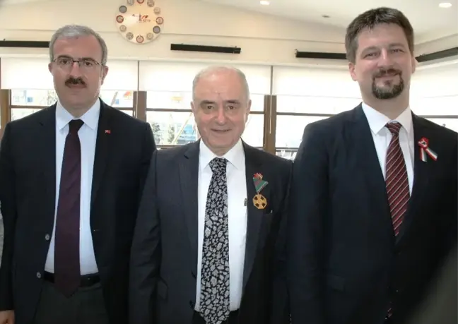 Kütahyalı İşadamı Güral'a, Macaristan Cumhurbaşkanlarından İki Altın Madalya