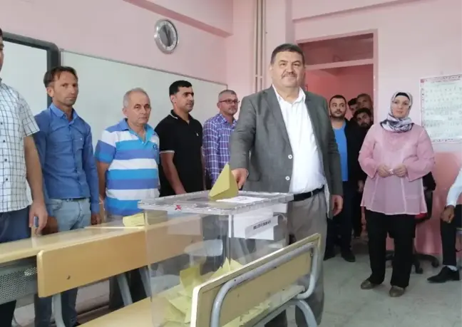 Honaz'da adaylar oylarını kullandı