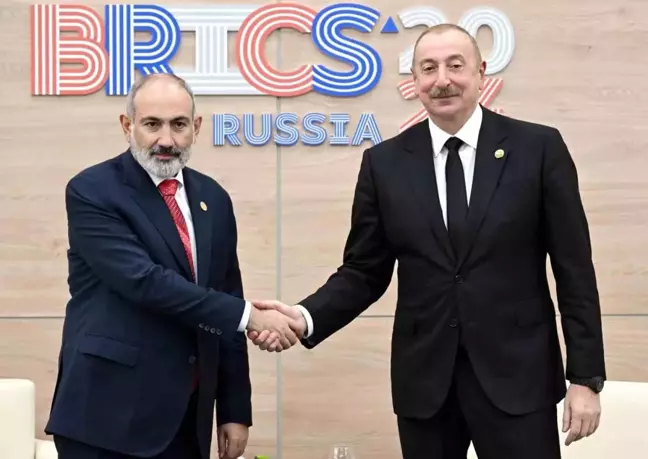 Aliyev ve Paşinyan BRICS Zirvesi'nde Barış Sürecini Görüştü