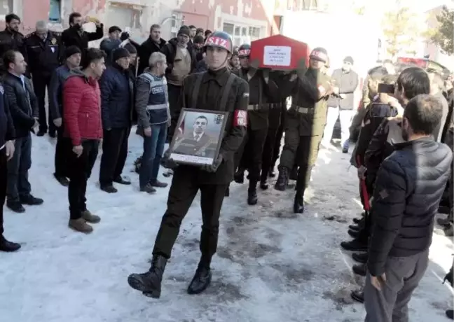 El Bab Şehidi Emre Doruk'un Cenazesi Memleketi Alucra'da