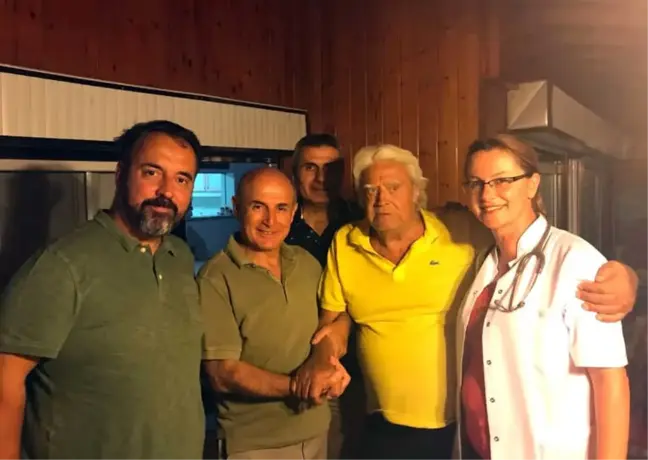 Başkan Akgün'den, Cüneyt Arkın'a Geçmiş Olsun Ziyareti