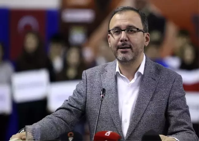 Bakan Kasapoğlu, Türkiye Gençler Tekvando Şampiyonası açılış törenine katıldı