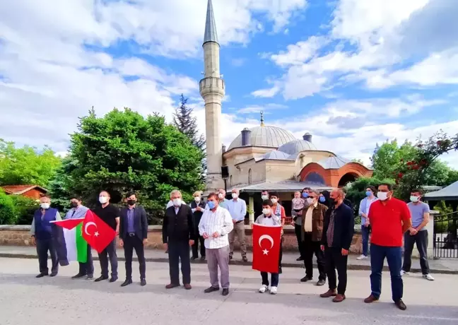 Osmanlı'nın en büyük hadis medresesinin önünden İsrail'e seslendiler