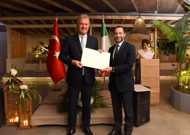 İzmir haber... İzmir Ticaret Odası Başkanı Özgener'e İtalya Devlet Nişanı verildi