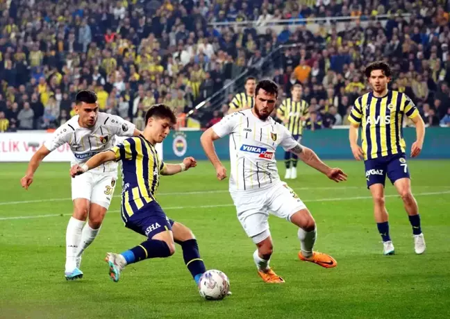 Spor Toto Süper Lig: Fenerbahçe: 1 İstanbulspor: 0 (İlk yarı)