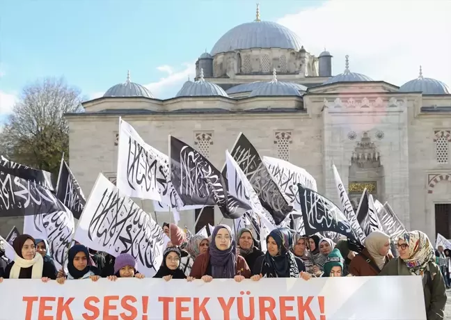 İstanbul'da Filistin'e Destek Yürüyüşü Düzenlendi