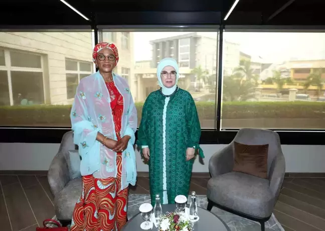 Emine Erdoğan, Afrika Ülkelerinin Kanserle Mücadele Programı'na katılmak üzere Nijerya'ya gitti
