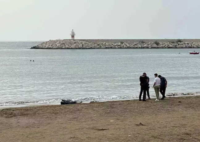 Mersin'de Denize Giren Kişi Boğularak Hayatını Kaybetti