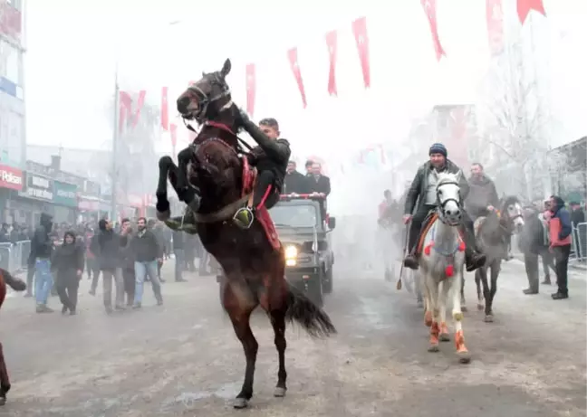 Atlar Kurtuluş İçin Şahlandı