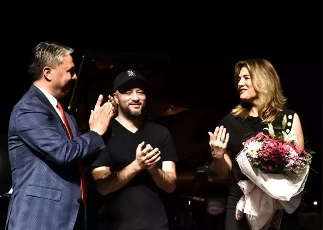 Uysal'dan Yoğun Tempoya Müzik Arası