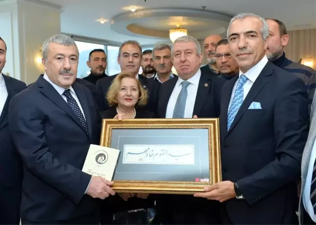 Emekli polis memurundan 'Aşk-ı Hat' sergisi