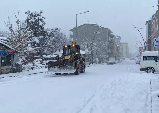 Doğu Karadeniz'de 408 köy ve mahalle yolu ulaşıma kapandı