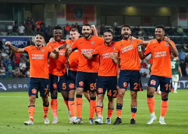 Medipol Başakşehir, UEFA Avrupa Konferans Ligi'nde play-off turuna yükseldi