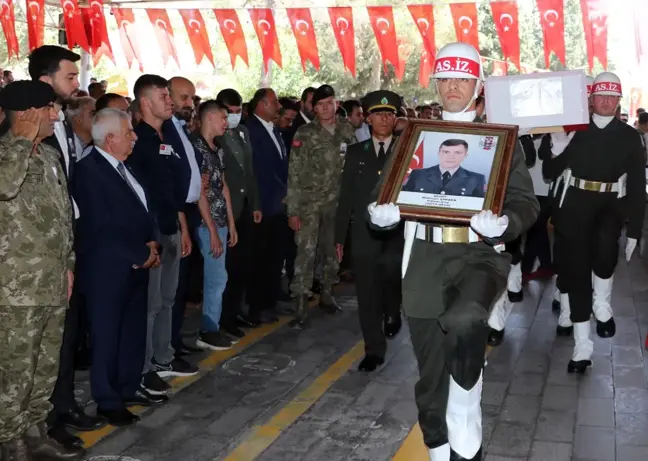 Gaziantep haberleri: GAZİANTEP - Şehit Şimşek son yolculuğuna uğurlandı