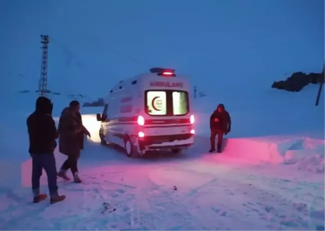 Ekipler Yolu Açtı, 3 Hastaya Ulaşıldı