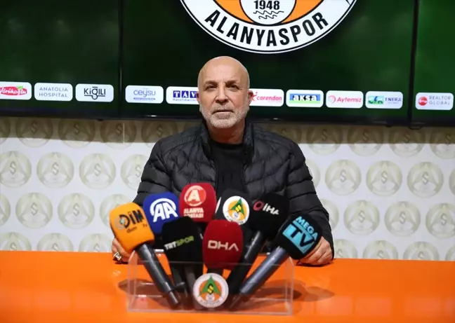 Corendon Alanyaspor Başkanı Hasan Çavuşoğlu, Fenerbahçe Maçındaki Hakem Kararlarını Eleştirdi