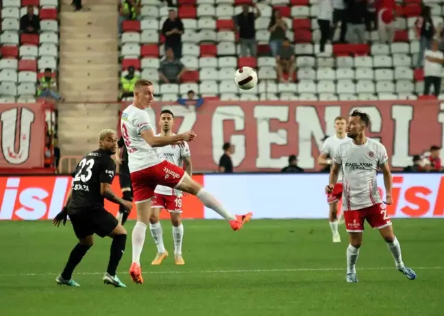 Antalyaspor, Pendikspor'u 2-1 mağlup etti