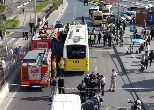 Zeytinburnu'nda Işıkta Geçen Kadın Kaza Sonucu Hayatını Kaybetti