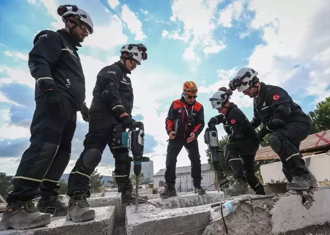 Bursa'da Akredite Arama Kurtarma Ekibi Sayısı 21'e Yükseldi