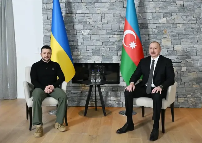 Aliyev ve Zelenskiy Davos'ta Bir Araya Geldi