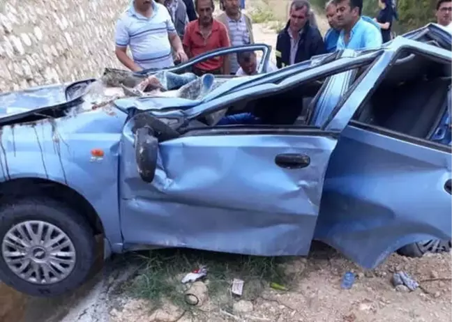 Karaman'da Otomobil Şarampole Yuvarlandı: 3 Ölü