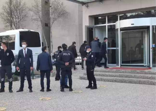 'Bildiri' soruşturmasında 10 emekli amiral için 4 gün ek gözaltı talebi