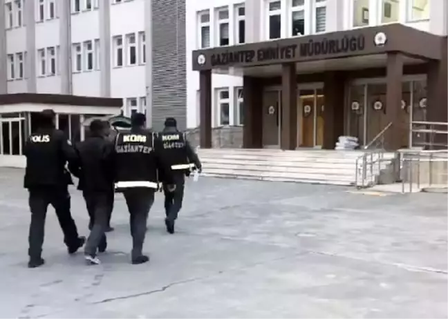 Gaziantep'te, yıkılan binalara yönelik soruşturmada 2 gözaltı