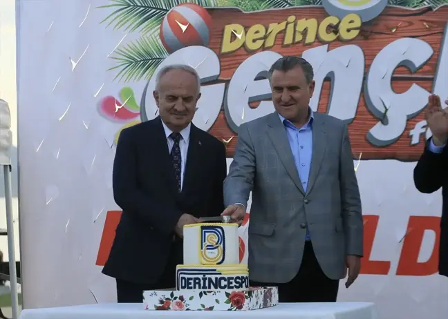 Gençlik ve Spor Bakanı Osman Aşkın Bak, Kocaeli'de Gençlik Festivali'ne katıldı