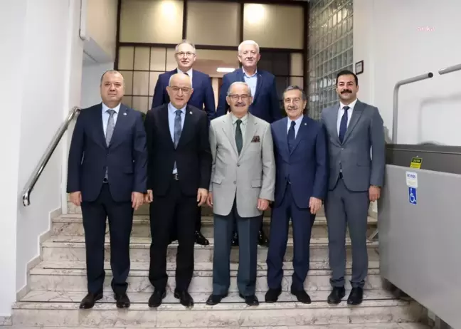 CHP Milletvekilleri Büyükşehir Belediye Başkanı Büyükerşen'i ziyaret etti