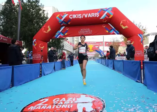 Bin 300 profesyonel sporcu Gazi Yarı Maratonu'nda ter dökecek