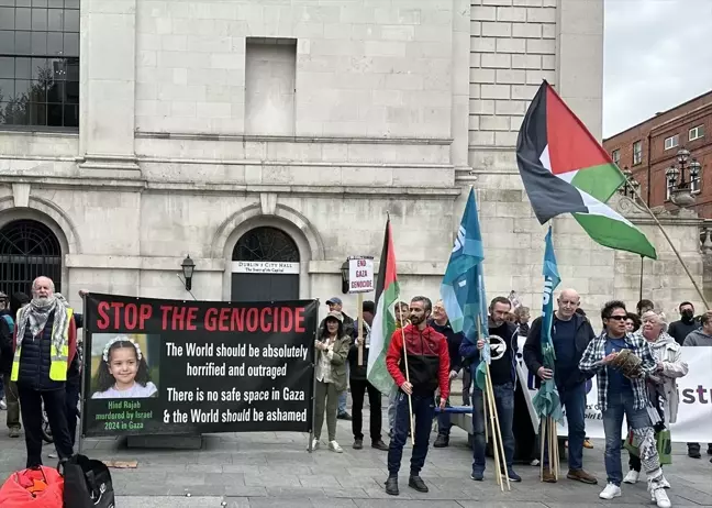 Dublin'de İsrail ile ticari bağların sonlandırılması talebiyle gösteri yapıldı