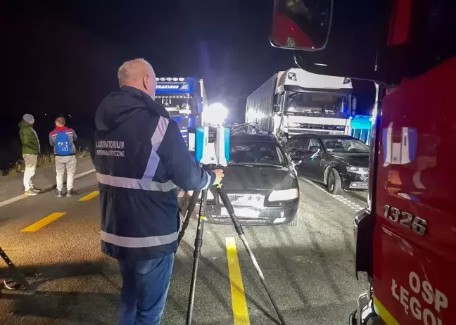 Polonya'da Zincirleme Trafik Kazası: 4 Ölü, 15 Yaralı