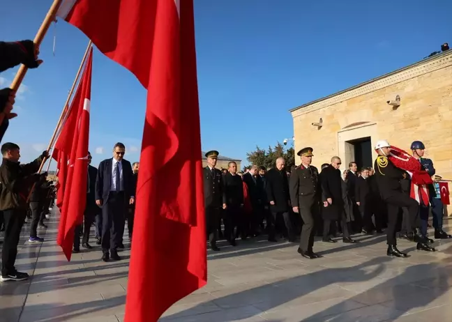 Büyük Önder Atatürk için Anıtkabir'de devlet töreni düzenlendi