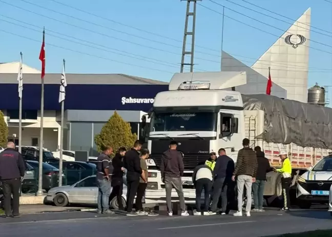 Adana'da Motosiklet Tırla Çarpıştı: 1 Ölü