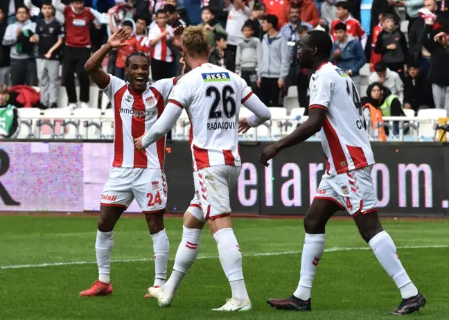 Sivasspor, Antalyaspor'u 2-0 ile Geçti