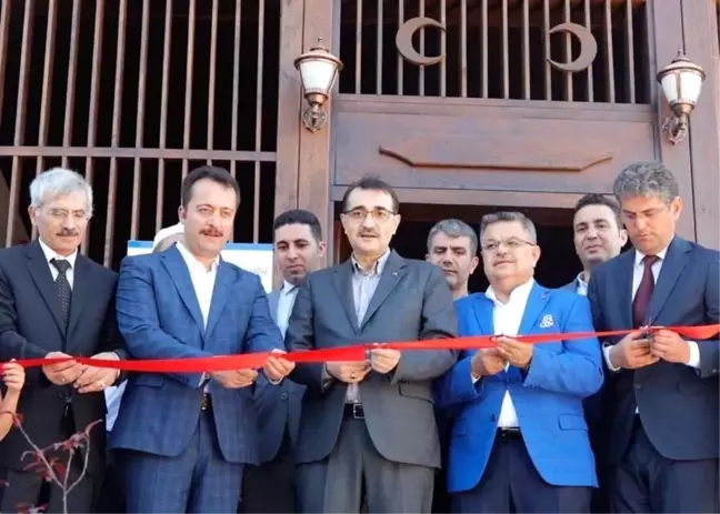 720 yıllık camiyi restorasyon sonrası ibadete Bakan Dönmez açtı
