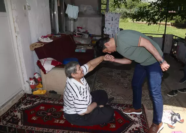 Döşemealtı Belediye Başkanı İsmail Yılmaz'a Akülü Tekerlekli Sandalye Hediye Etti