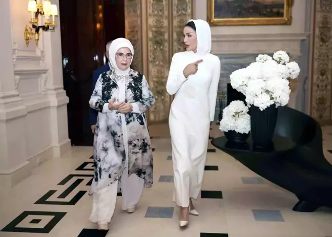 Emine Erdoğan, Katar Emiri Şeyh Temim bin Hamed Al Sani'nin annesi Şeyha Moza binti Nasır'la görüştü