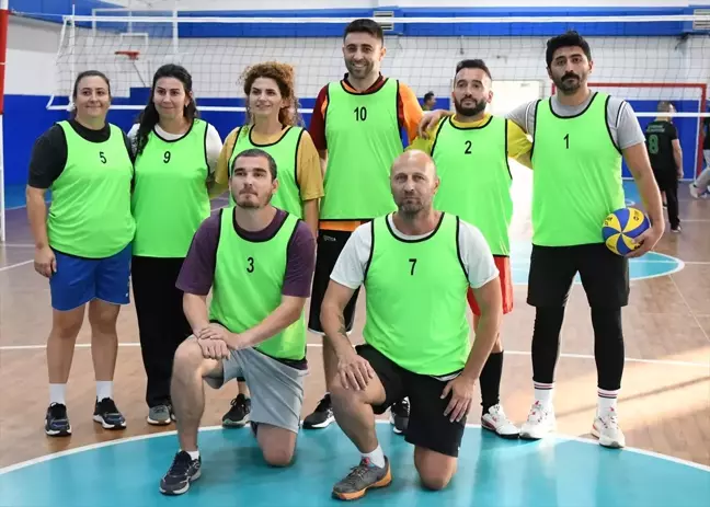 Çanakkale'de Cumhuriyet'in 100. Yılında Voleybol Turnuvası Başladı