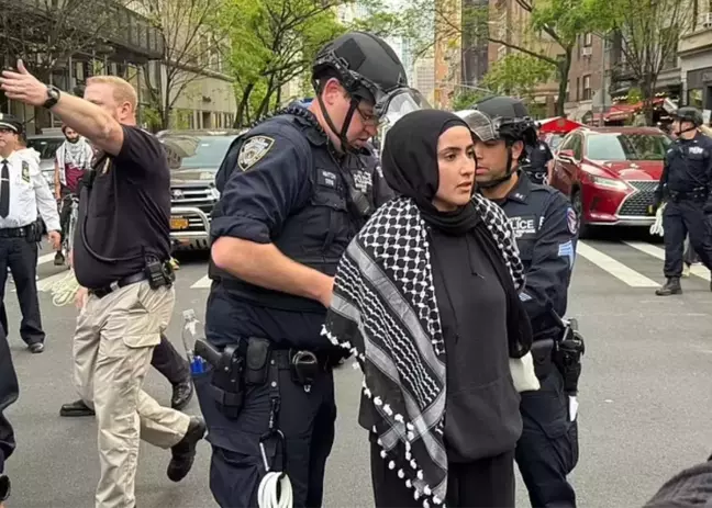 New York'ta Filistin yanlısı protestocular, Met Gala etkinliğinin yapıldığı salona yürümek istedi