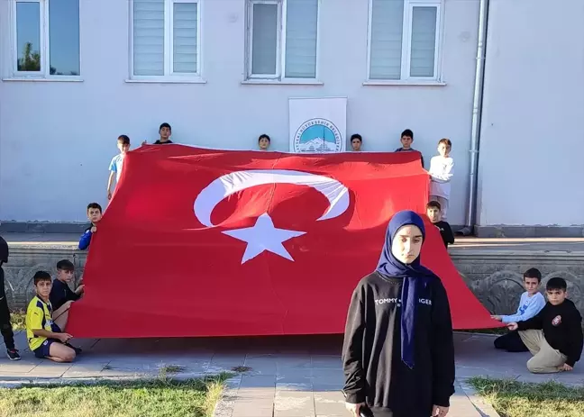 Sarıoğlan'da öğrenciler TUSAŞ şehitlerini