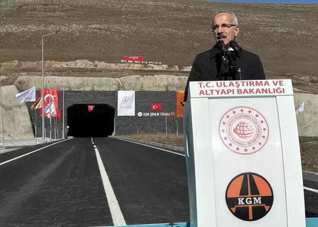 Bakan Uraloğlu, Aşık Şenlik Tüneli ve Bağlantı Yolu Açılış Töreni'nde konuştu Açıklaması