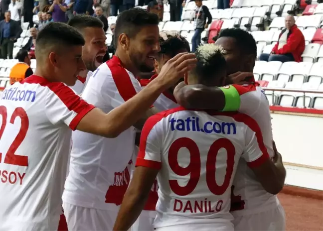 Süper Lig: Antalyaspor: 1 - K. Karabükspor: 0 (İlk Yarı)