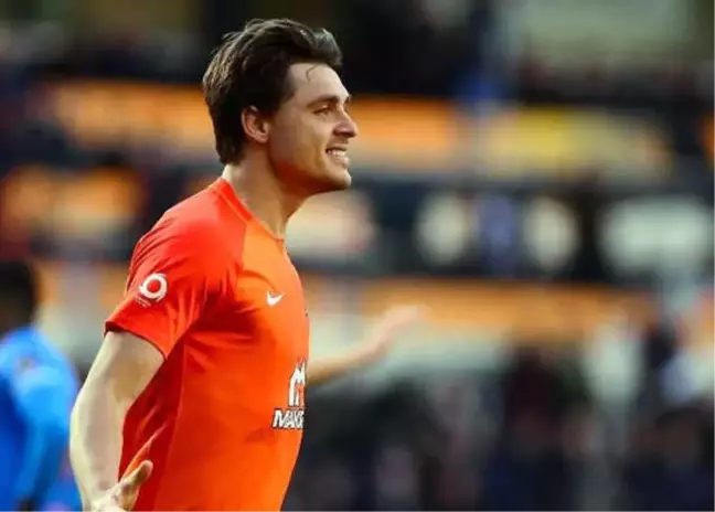 Medipol Başakşehir Forması Giyen Alexandru Epureanu, Moldova'da Yılın Oyuncusu Seçildi