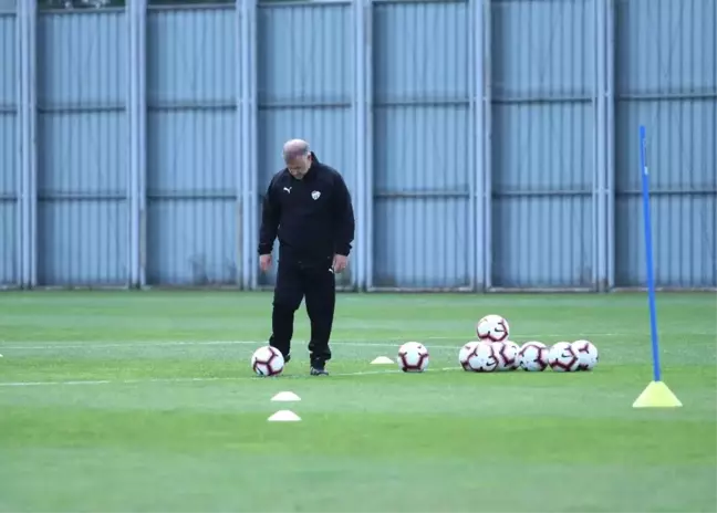 Mesut Bakkal, Bursaspor'da İlk Antrenmanına Çıktı