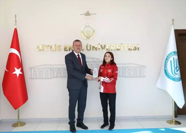 Bitlis Eren Üniversitesi Öğrencisi Gamze Korkmaz Muay Thai Dünya Şampiyonası'nda İkinci Oldu