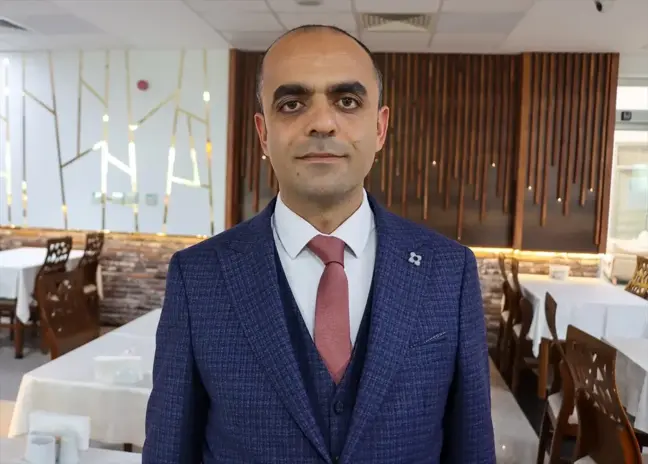 Adana'da Evliya Çelebi Mesleki ve Teknik Anadolu Lisesi Öğrencileri Yemek Yapmayı Öğreniyor