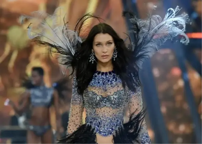 Victoria's Secret Fashion Show'da Bella Hadid var mı?