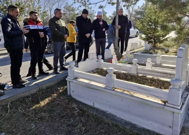 Van Depreminde Hayatını Kaybeden Muhabir Sebahattin Yılmaz Anıldı