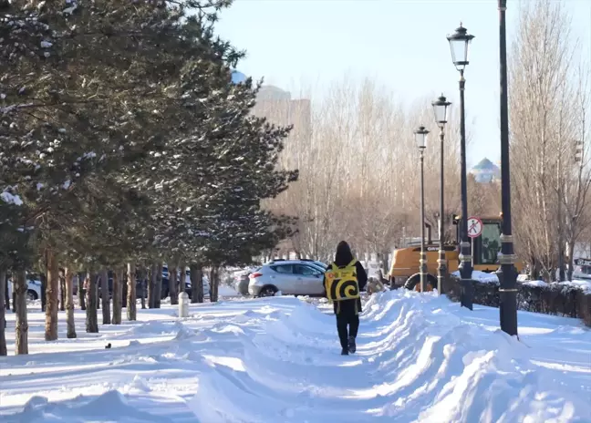 Astana'da Eksi 30 Derecede Hayat Devam Ediyor